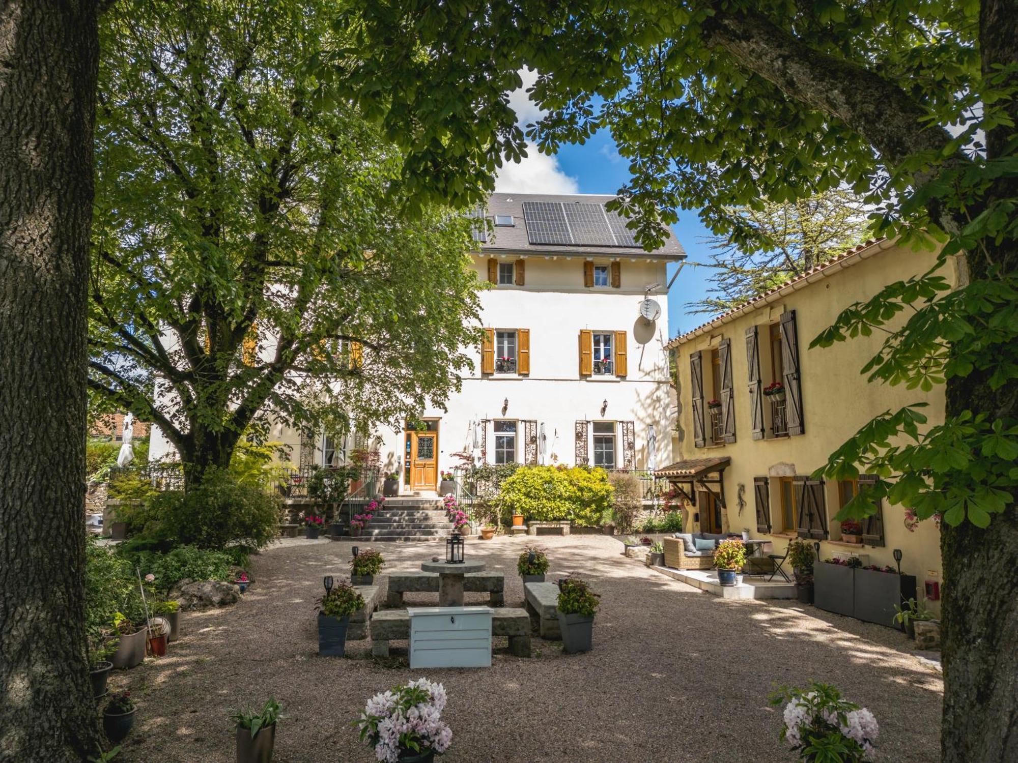 Gites Du Caylar - Chambres Et Appartments Ле-Кейлар Экстерьер фото